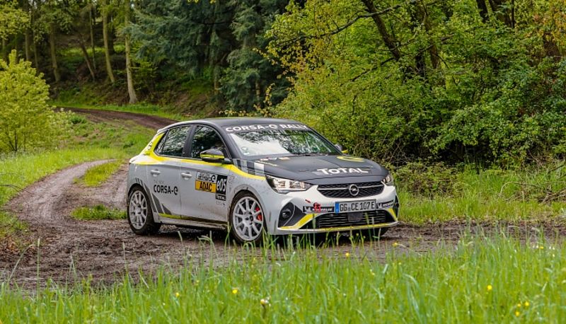 Auftakt in Stemwede: Start frei für den ADAC Opel e-Rally Cup!